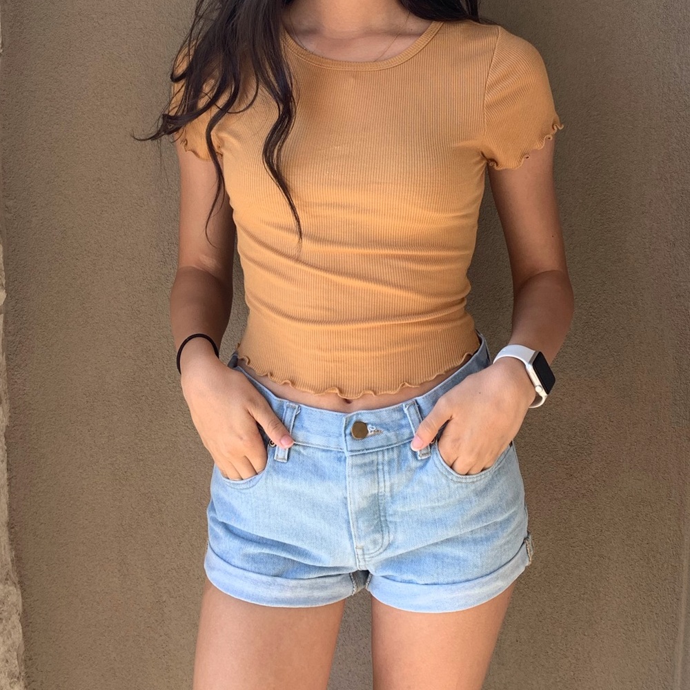 cropped fitted tee